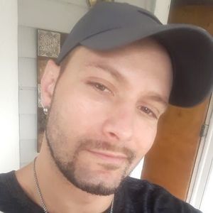 Meet your Posher, Dustin